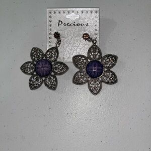 💙 NWT Silver Floral Purple Gemmed Dangle Earrings